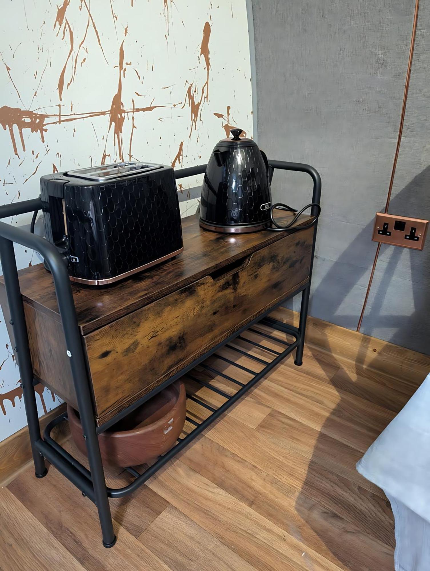 Caplor Glamping & Lodges ヘレフォード エクステリア 写真