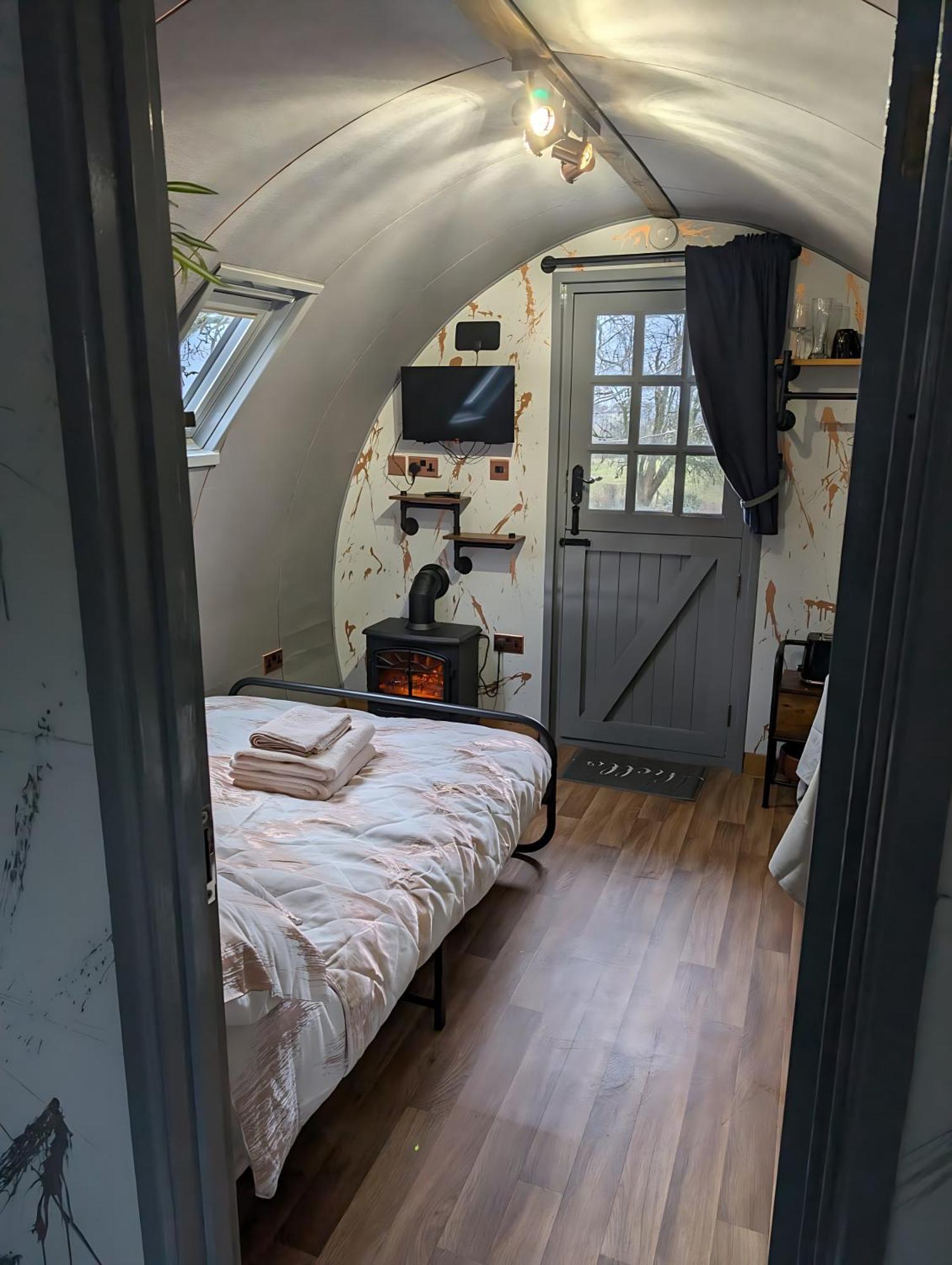 Caplor Glamping & Lodges ヘレフォード エクステリア 写真