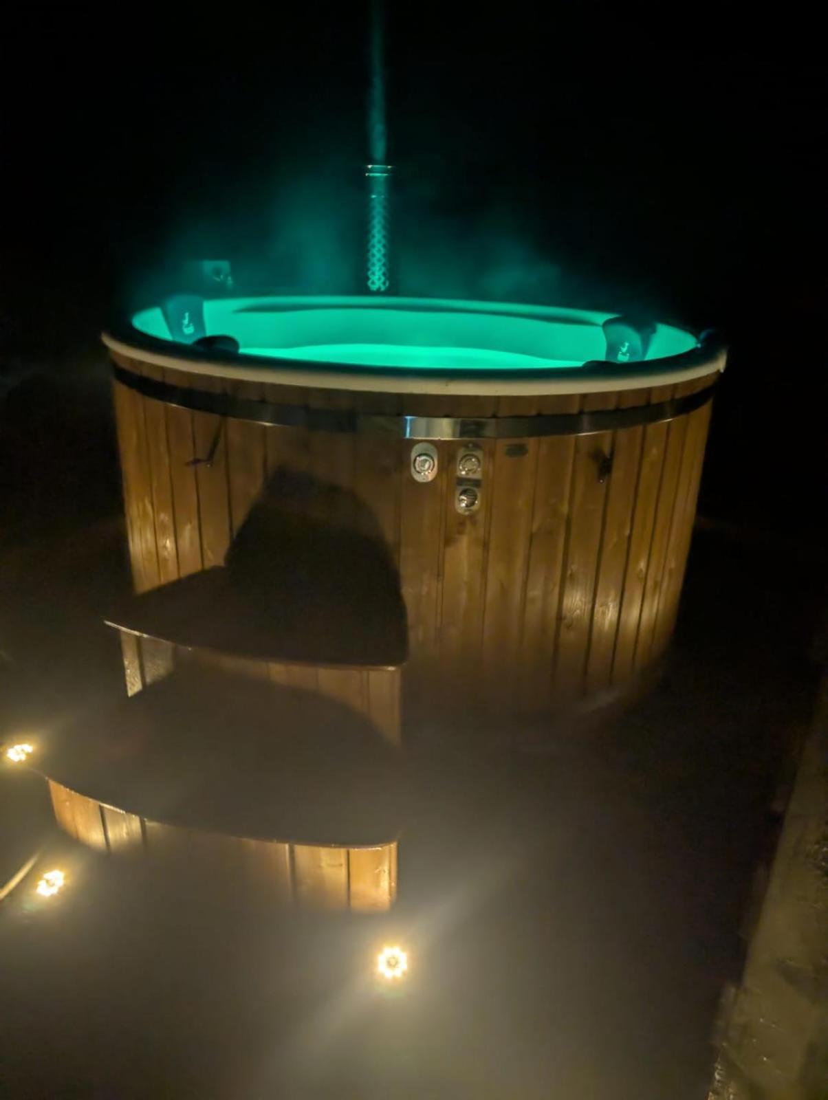 Caplor Glamping & Lodges ヘレフォード エクステリア 写真