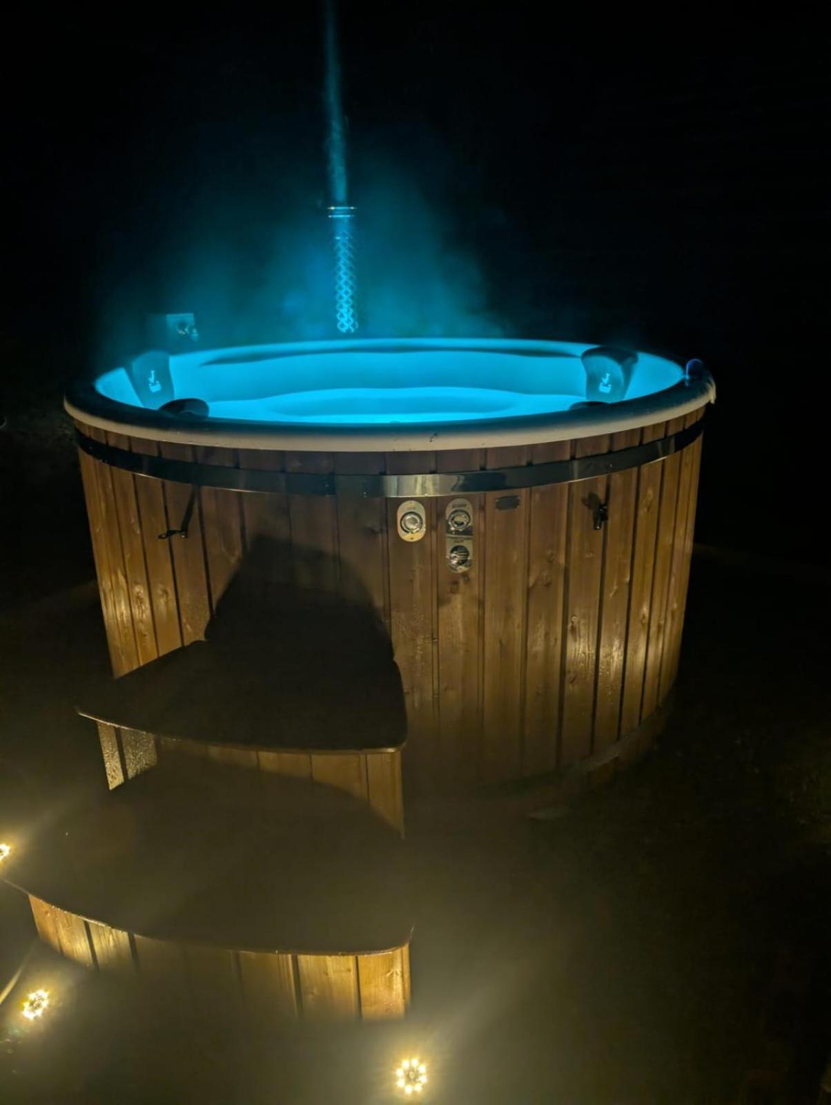 Caplor Glamping & Lodges ヘレフォード エクステリア 写真