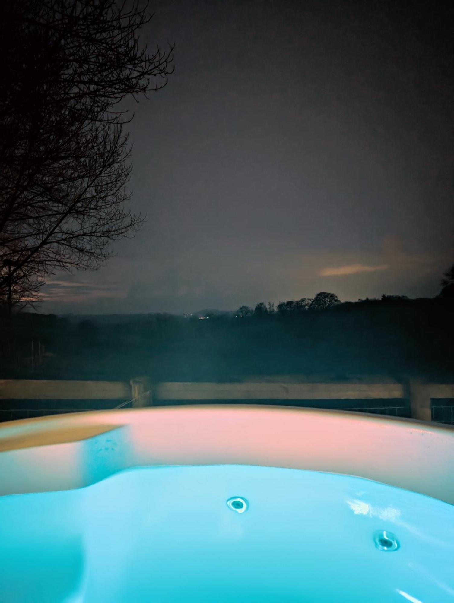 Caplor Glamping & Lodges ヘレフォード エクステリア 写真