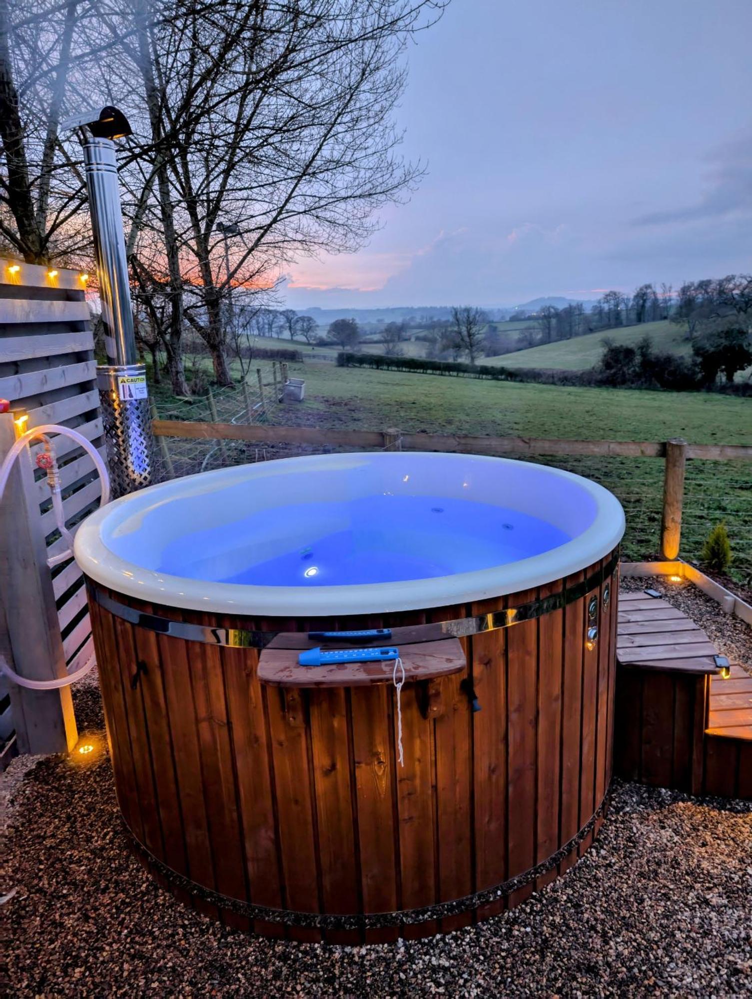 Caplor Glamping & Lodges ヘレフォード エクステリア 写真
