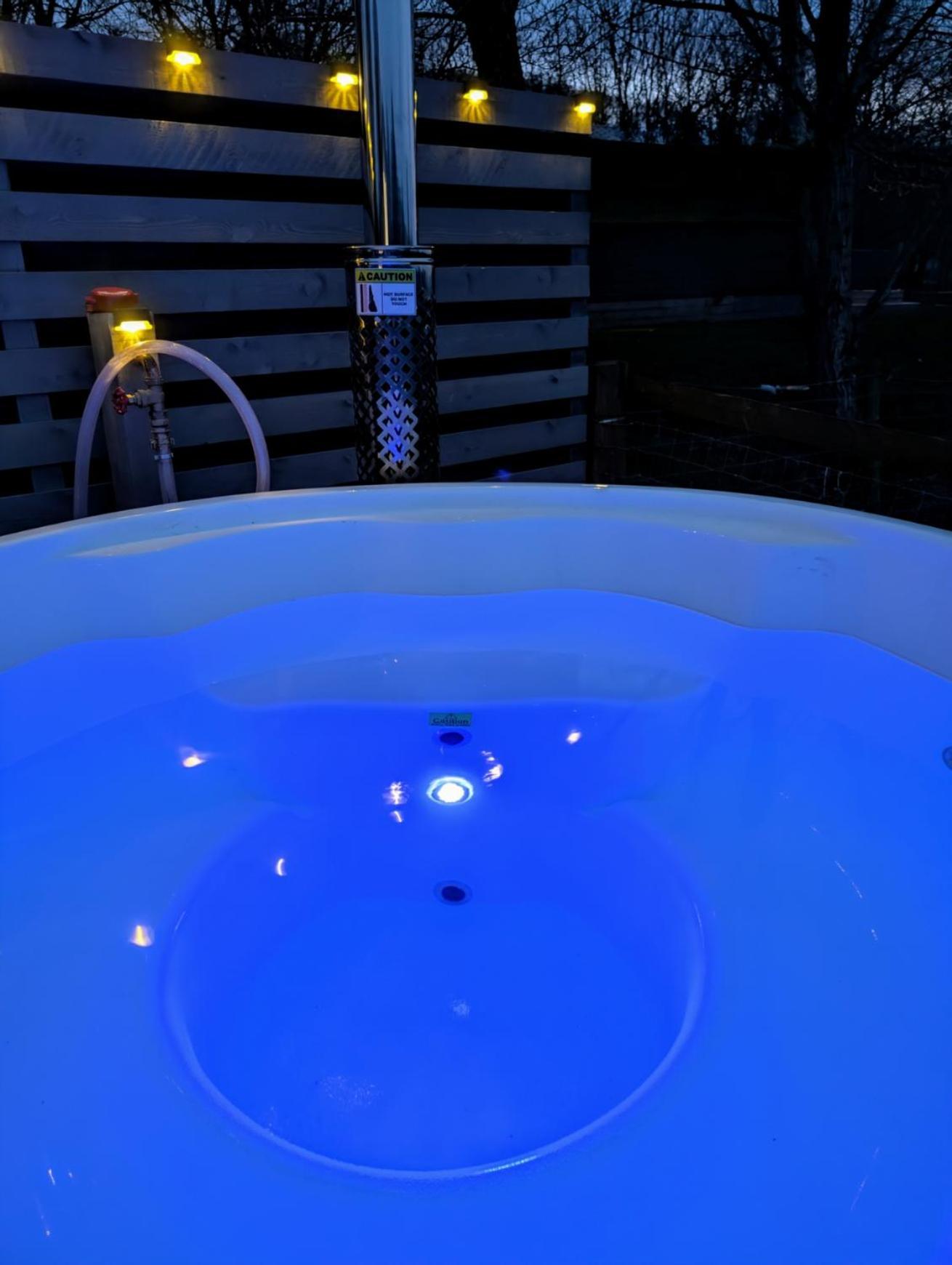 Caplor Glamping & Lodges ヘレフォード エクステリア 写真