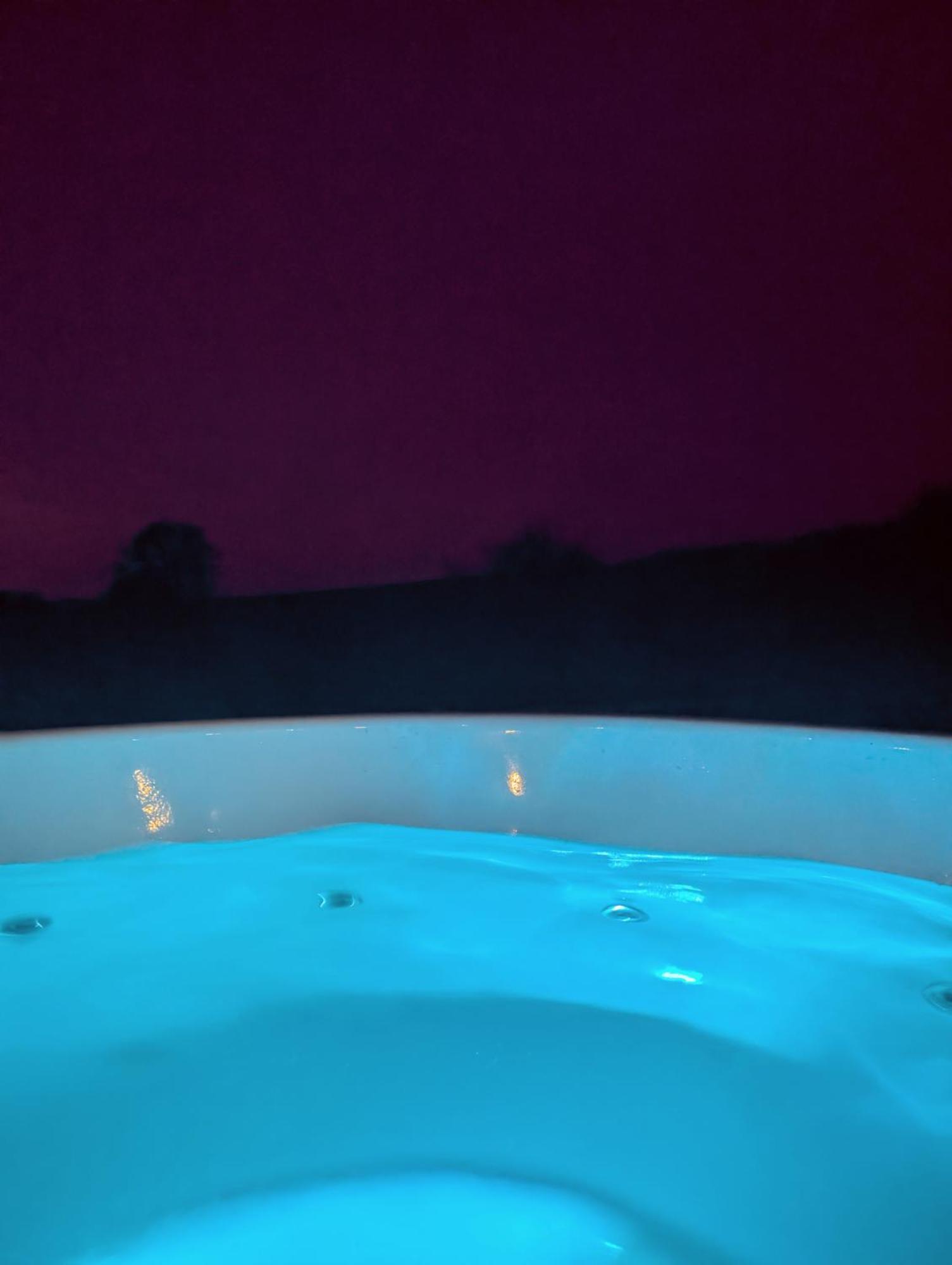 Caplor Glamping & Lodges ヘレフォード エクステリア 写真